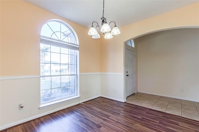 Building Photo - 214 Range Ln