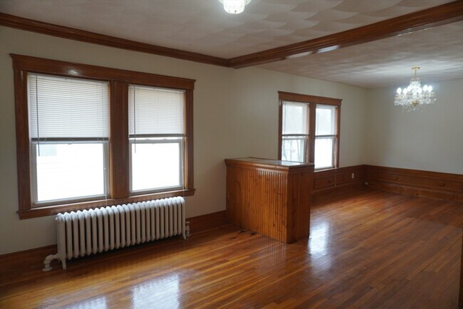 Foto del edificio - 70 Brook Rd