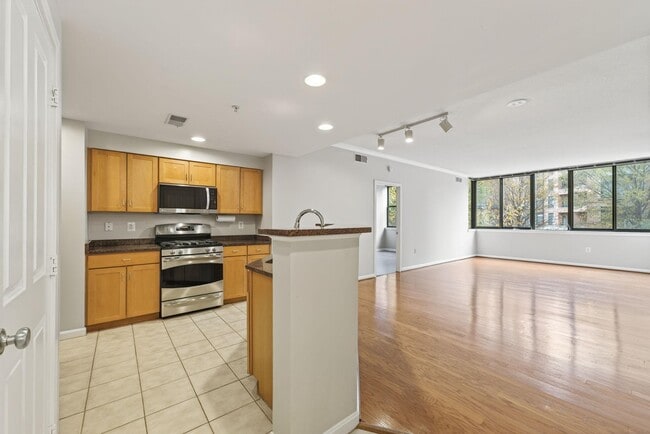 Photo - 2220 Fairfax Dr House