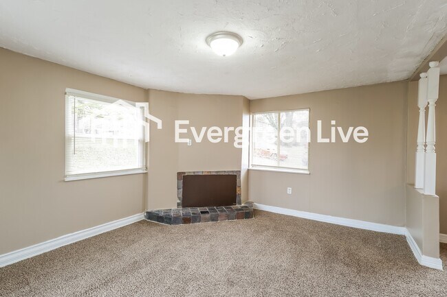 Foto del edificio - 107 W Leslie Ave