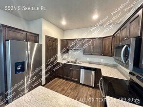 Building Photo - 5524 Seville Pl