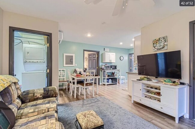 Foto del edificio - 2045 Goshawk St