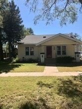 Building Photo - 320 Sunset Terrace