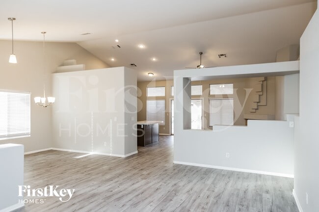 Building Photo - 6270 Bruma Ave