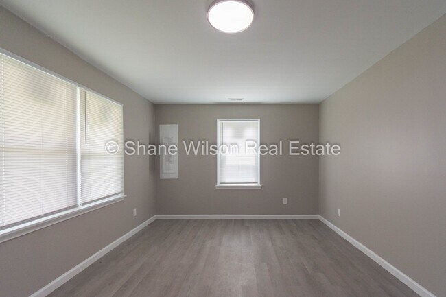 Foto del edificio - Remodeled 2BR/ 1 BA home ready for easy li...