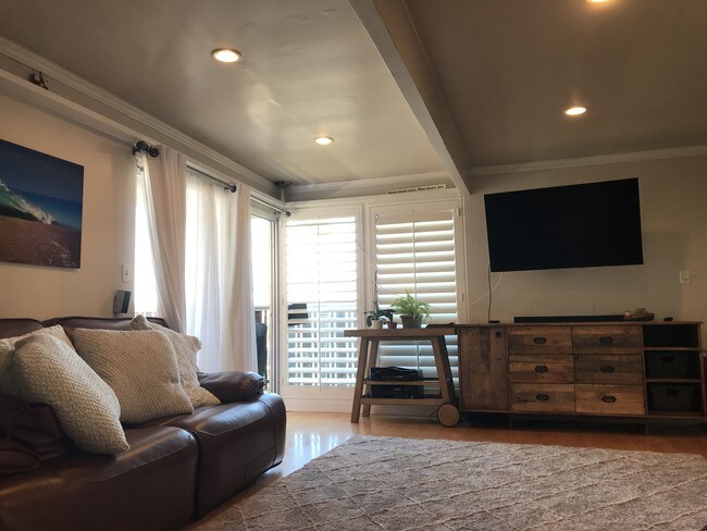 Foto del edificio - 452 Rosecrans Ave