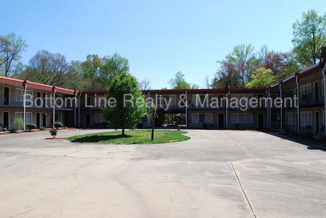Building Photo - Patio Court Open House Saturday 5/26!