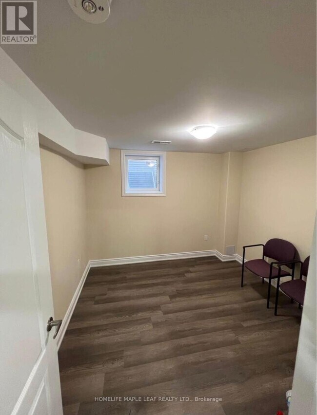 Photo du bâtiment - 92 Robert Parkinson Dr