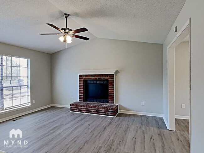 Foto del edificio - 2708 Laburnum Dr
