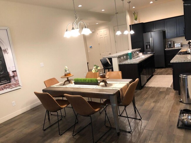 Foto del edificio - 2481 W Mission Timber Cir