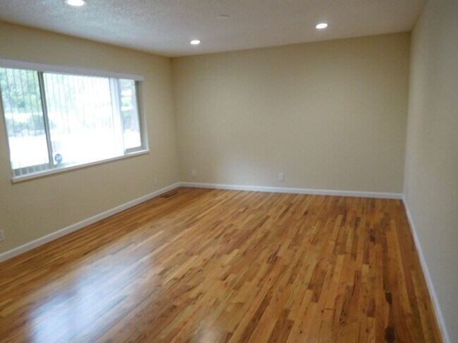 Foto del edificio - UNR friendly 3 Bedroom , 2 Bath close to campus