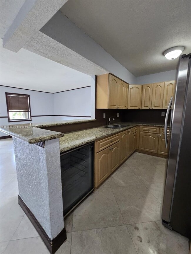 Foto del edificio - 8425 NW 8th St