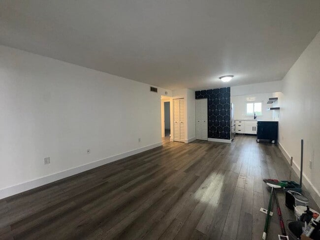 Photo - 2/1 Riverside Condo