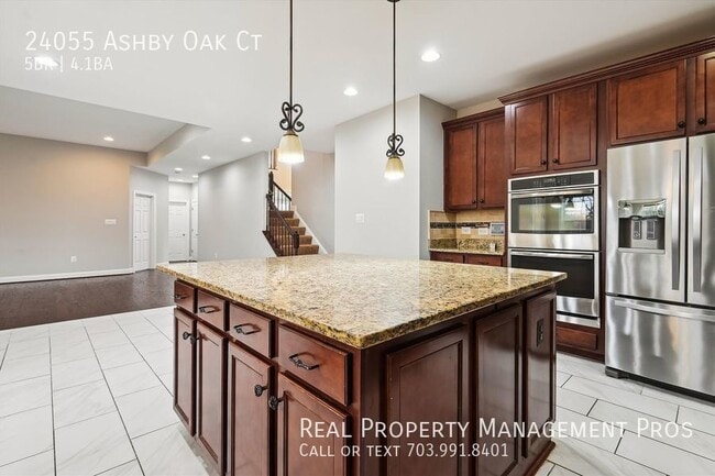 Building Photo - 24055 Ashby Oak Ct