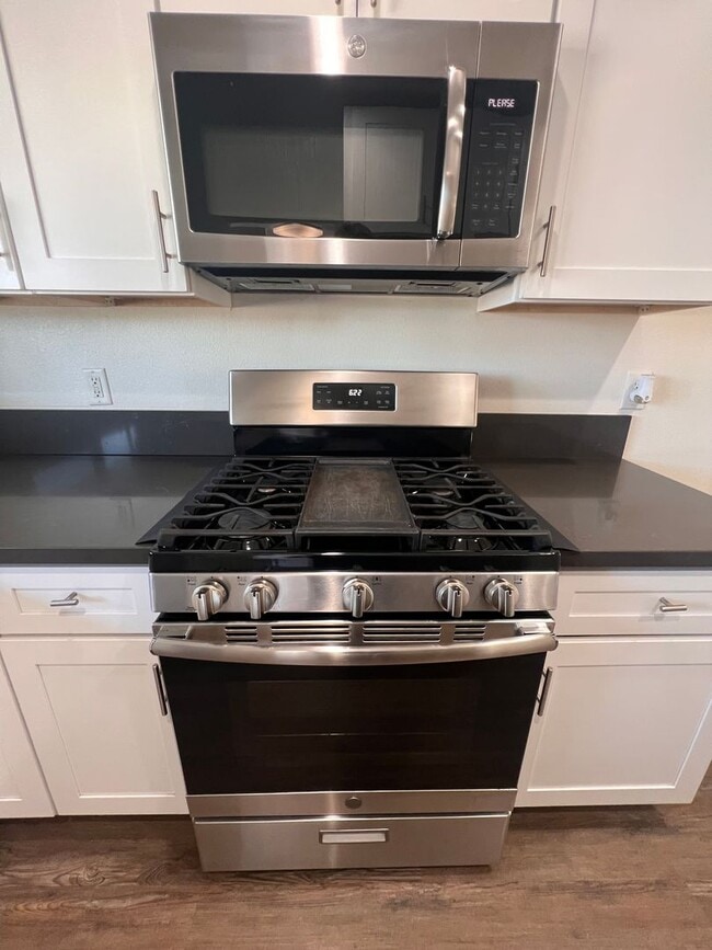 Building Photo - Costa Mesa House Large Lot;  Open House Friday 2/24/2026 11:30 PM - 1:00 PM