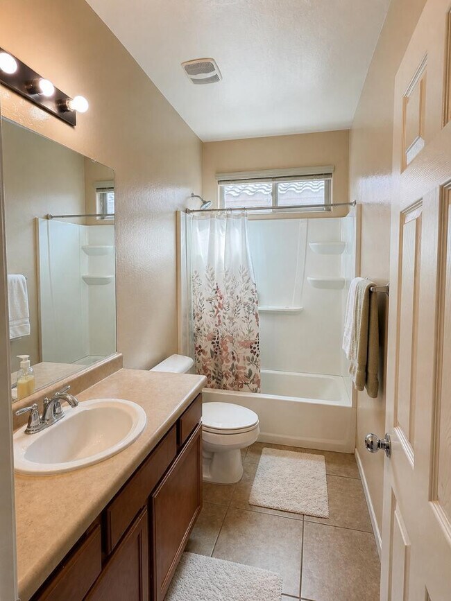 Foto del edificio - 4723 W Gelding Dr