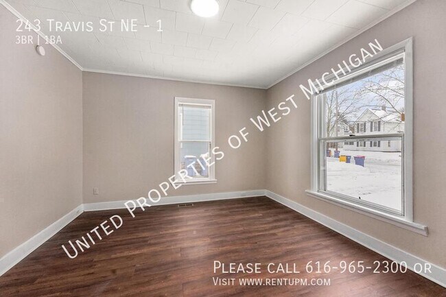 Foto del edificio - 243 Travis St NE