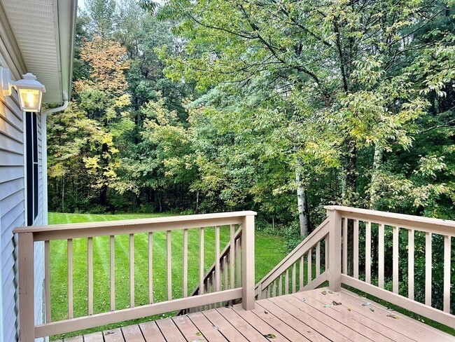 Building Photo - 4 Autumn Wood Dr