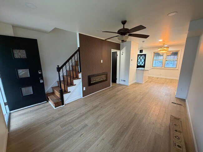 Building Photo - Brand new renovation 2bed 1.5bath