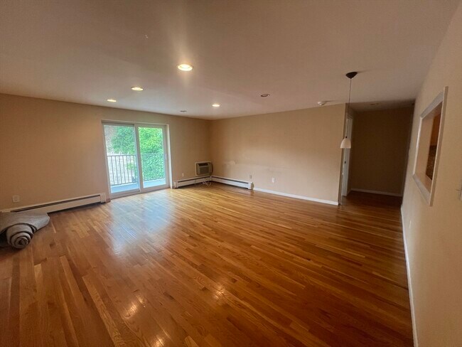 Building Photo - 121 Tremont St