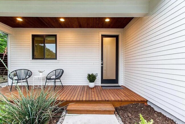 Foto del edificio - 4111 Spicewood Springs Rd