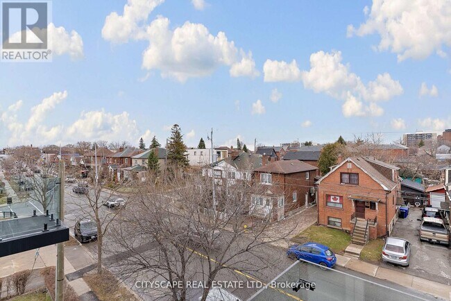 Building Photo - 591 Oakwood Ave