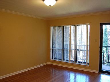 Building Photo - 445 S Perkins Rd