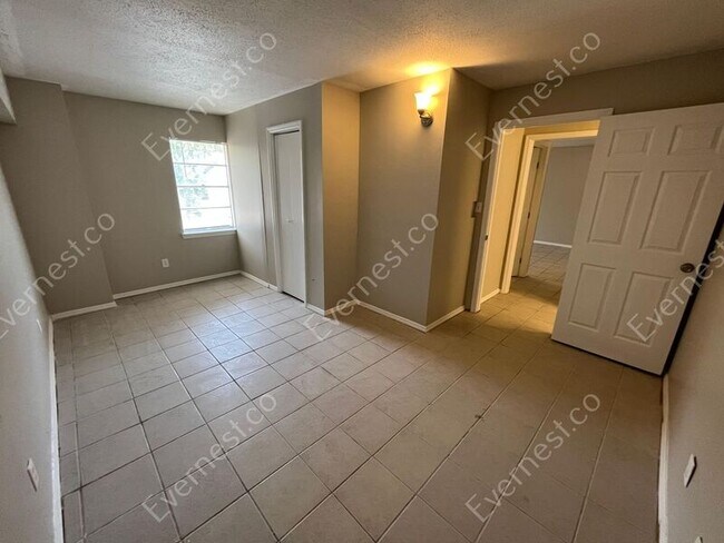 Foto del edificio - 925 Shallowford Rd