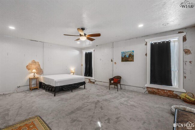 Foto del edificio - 101 N Waggoner St