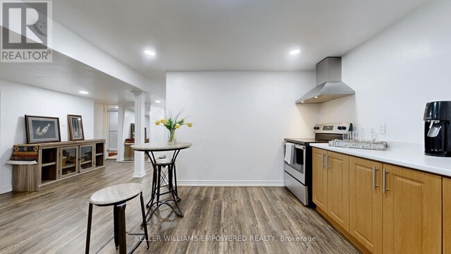 Building Photo - 609 Flavelle Ct