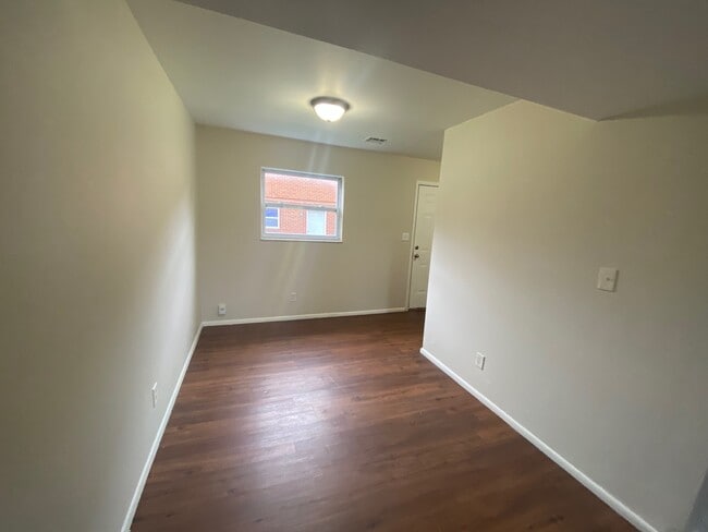 Building Photo - 3110 Clairpoint Ct