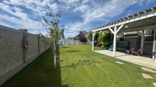 Foto del edificio - 13022 Sand Creek Dr