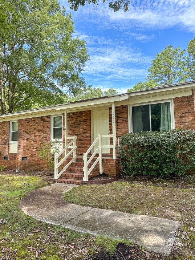 Primary Photo - 408 Spring Hill Rd