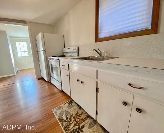 Building Photo - 2 br, 1 bath House - 193 Lafayette Road