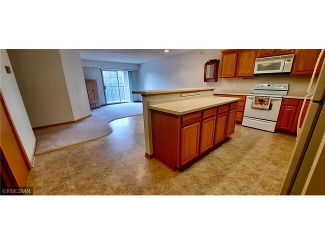 Building Photo - 15631 Linnet St NW