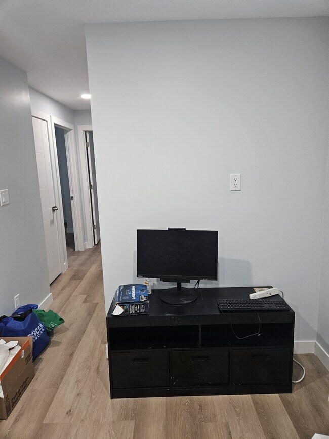 Photo du bâtiment - 5116 E SIMARD Ave