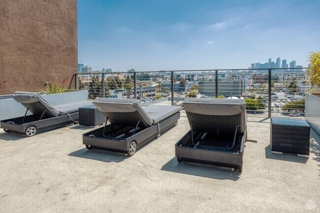 Building Photo - 30Sixty