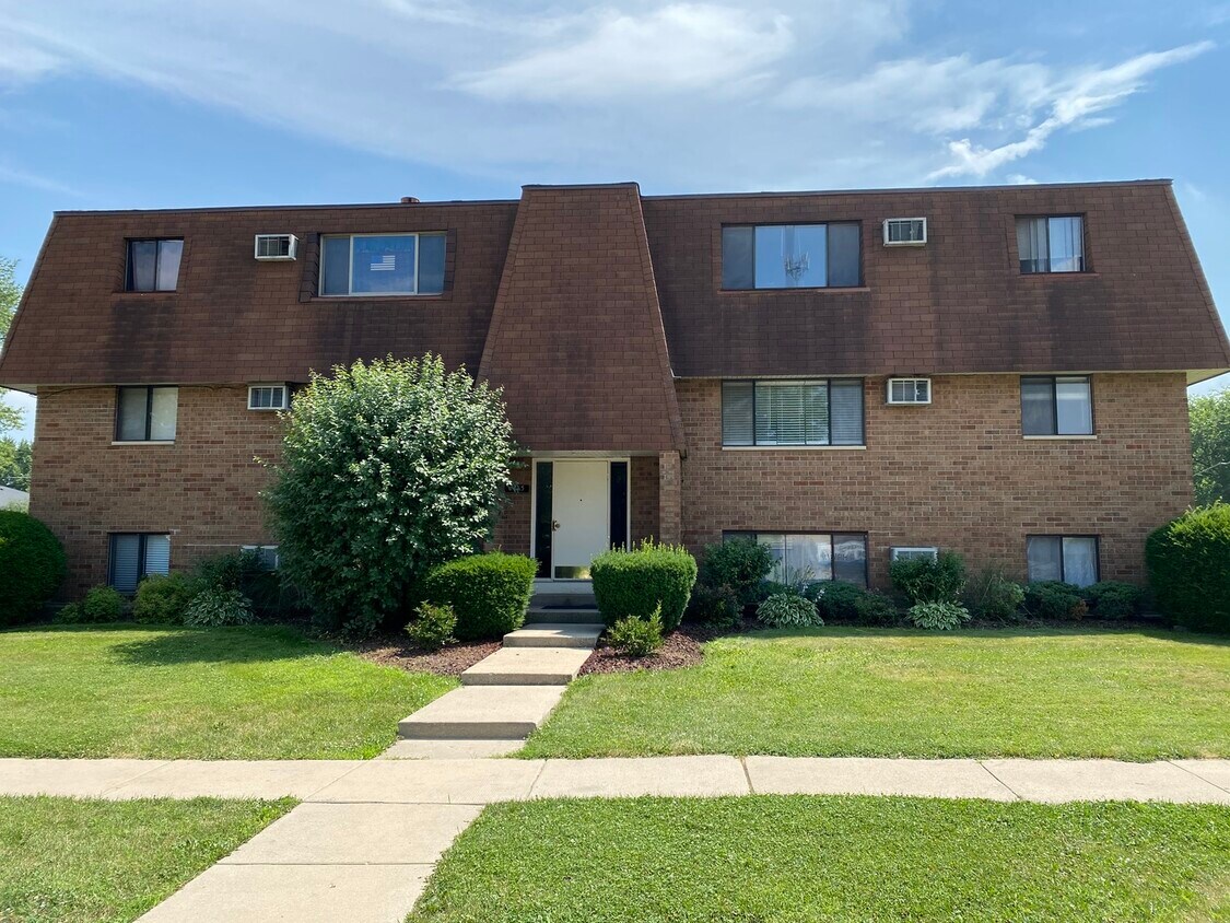 1465 Abbott Dr Unit BW, Elgin, IL 60123 Room for Rent in Elgin, IL