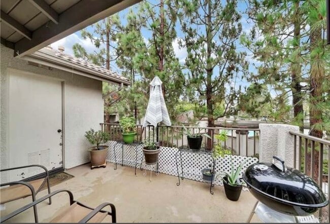 Building Photo - 252 Chaumont Cir