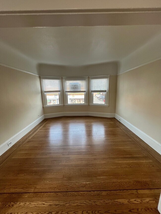 Foto del edificio - 7 Monte Vista Ave