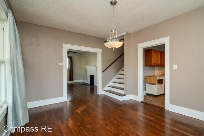 Building Photo - 4 br, 3 bath House - 1542 Douglas Ave.
