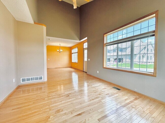 Foto del edificio - Spacious 3bed Townhome in Coon Rapids.  FI...