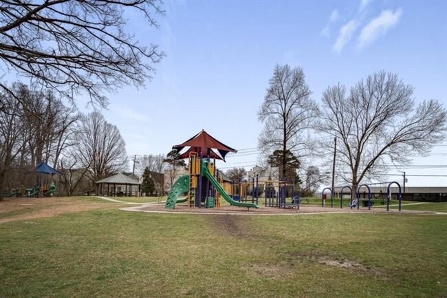 Building Photo - Very Spacious 2bd/2ba Condo in Brookhaven ...