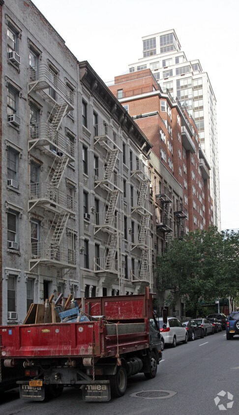 424 E 66th St - 424 East 66th Street