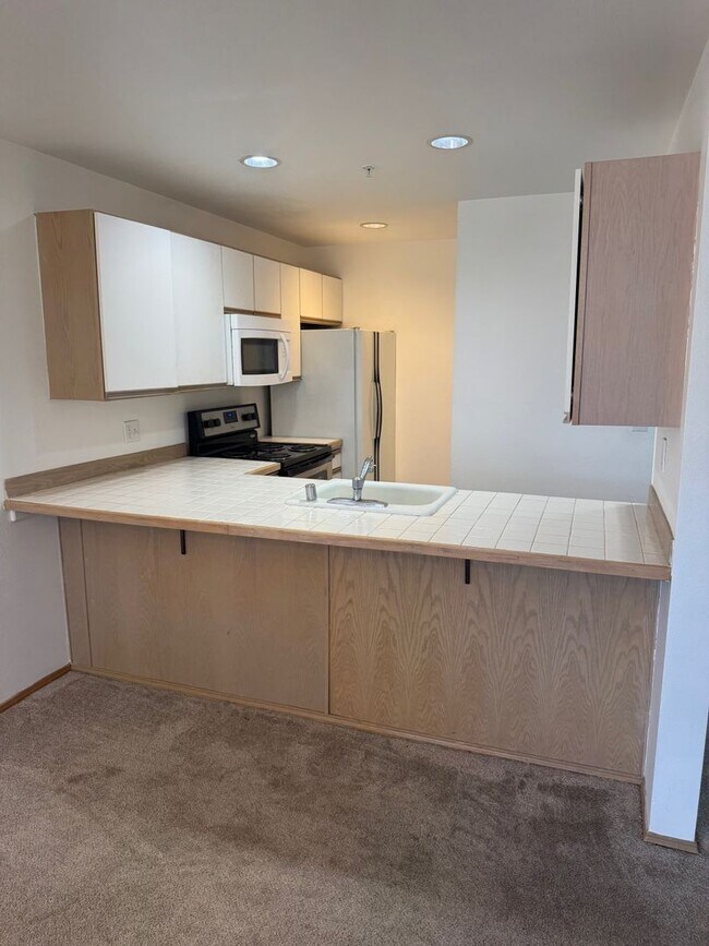 Interior Photo - Bothell Pointe