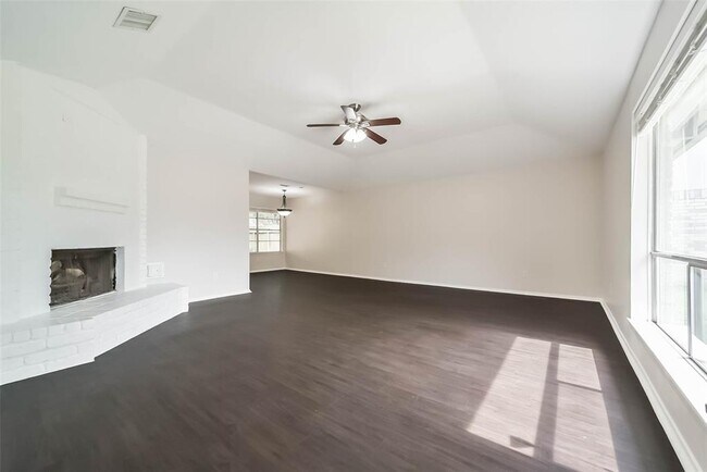 Foto del edificio - 7206 Gallant Glen Ln