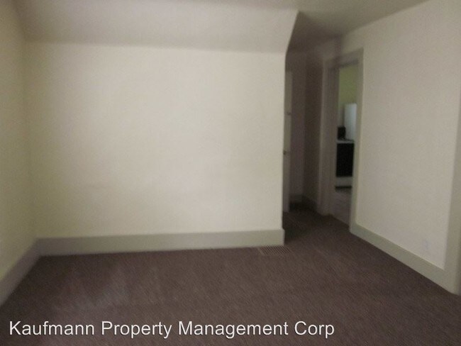 Building Photo - 128 E Taber St