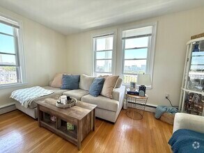 Building Photo - 276 Bunker Hill St