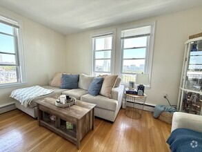 Building Photo - 276 Bunker Hill St