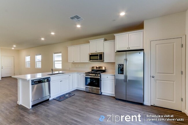 Building Photo - 519 Bedrosian Ave